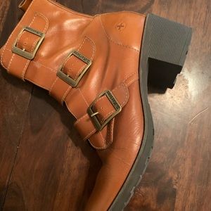 SUPER RARE Dr. Martens Aletta Buckle Boot Tan 9